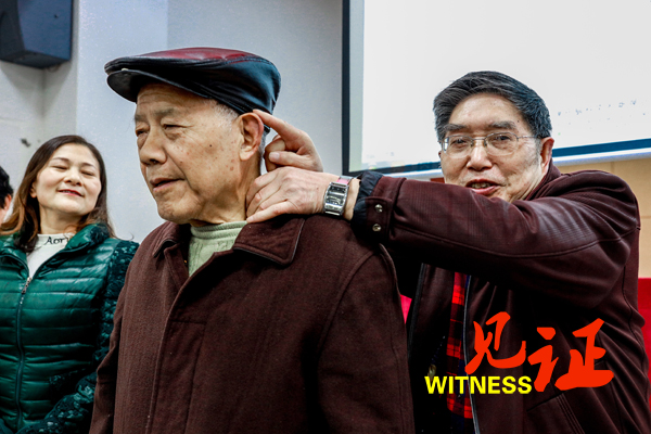 忠县图书馆特邀曾传宜教授开展公益讲座 忠县图书馆特邀曾传宜教授开展公益讲座